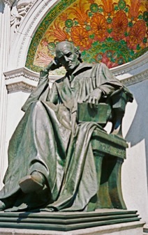 Hahnemann Monument